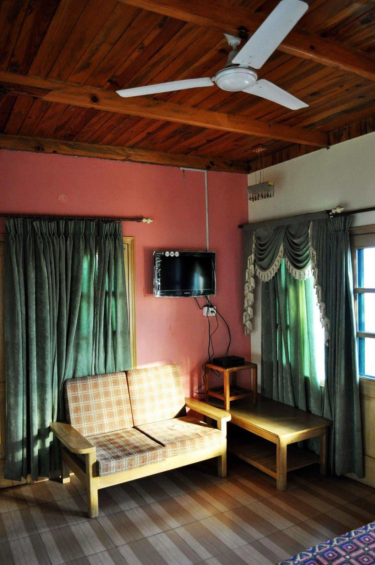 Winnies Holiday Inn Kasauli Εξωτερικό φωτογραφία